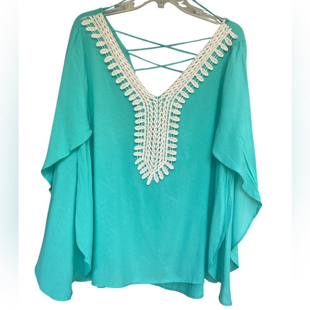 NWT Entro Women’s Size Large BOHO Teal Women's Top with Lace Bell Sleeves